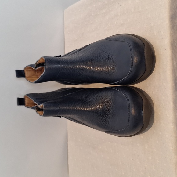 Vionic Magnolia Lois Chukka ***Sample Women's Blue Leather Ankle Bootie - Picture 2 of 8